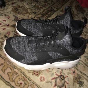 Nike Huarache Ultra Breathe, Black & Summit White